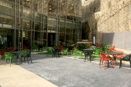 Cybercafé Indoor and Outdoor Furnishing