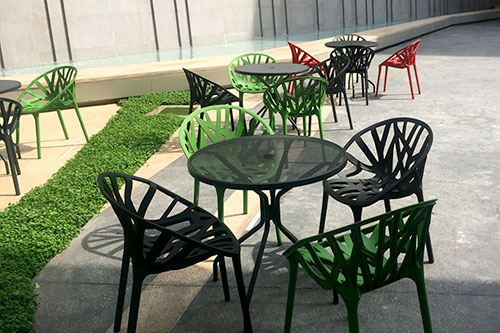 Cybercafé Indoor and Outdoor Furnishing